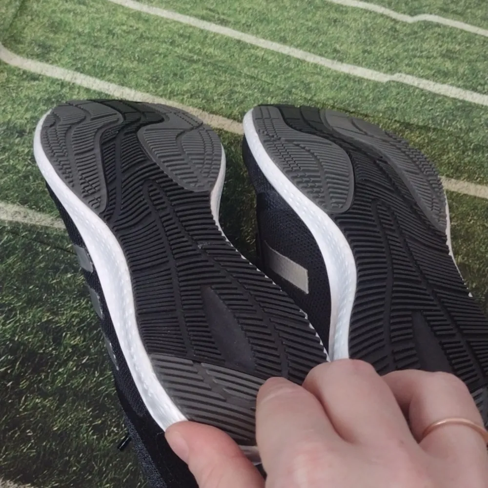 ADIDAS edge luxe 4 black white shoes size 6 - Image 3