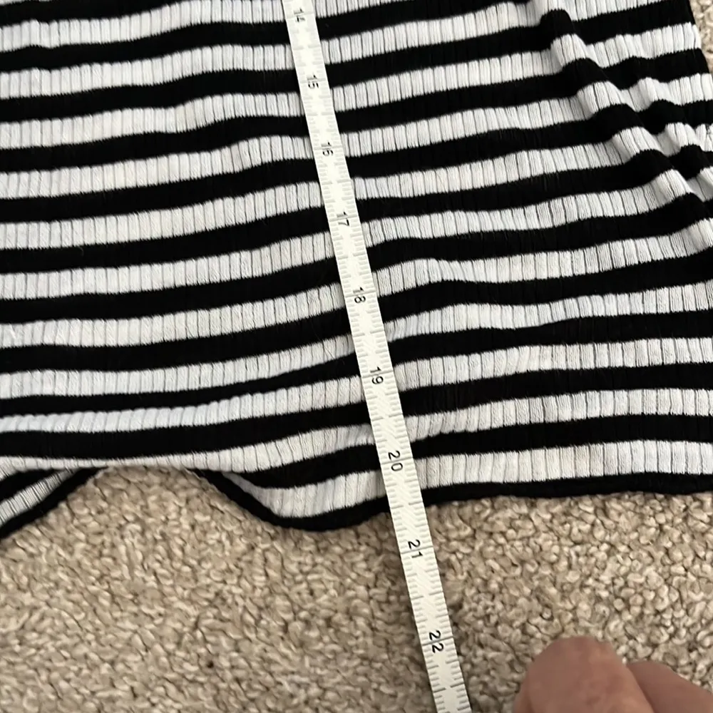 Super cute striped tank - Image 4