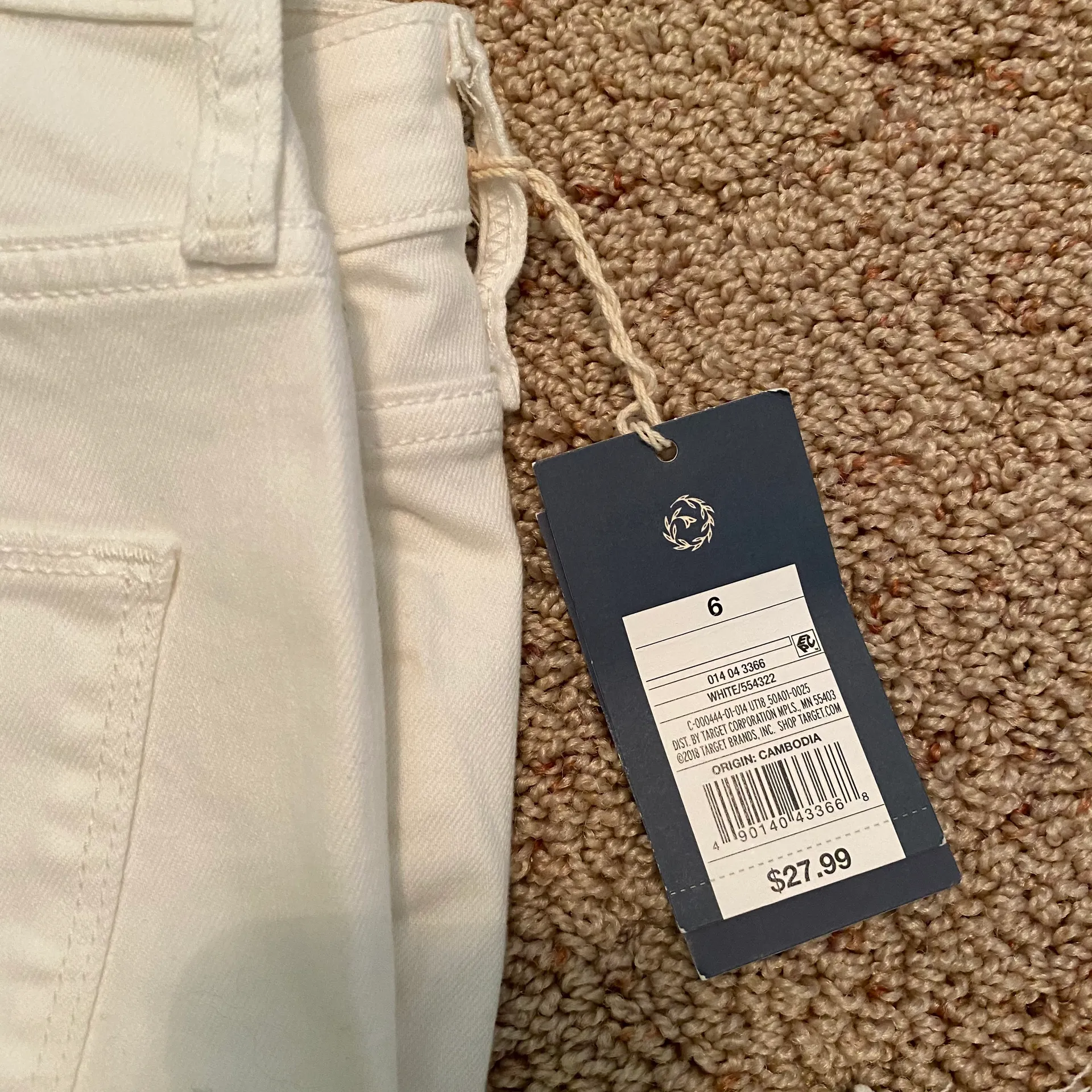 ‼️ Distressed White Skinny Jeans‼️ - Image 8