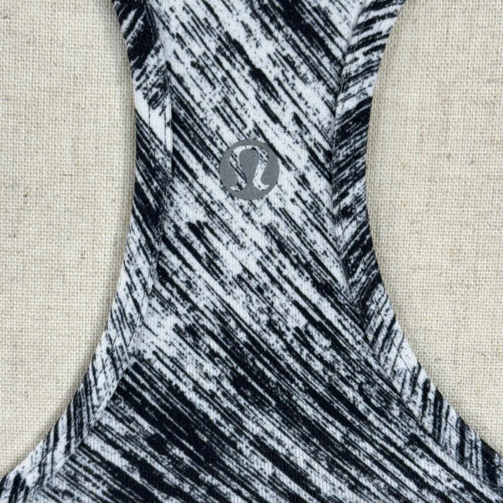 Lululemon SZ 4 Tank Top Racerback Abstract Stretch Scoop Neck Black Multi - Image 6