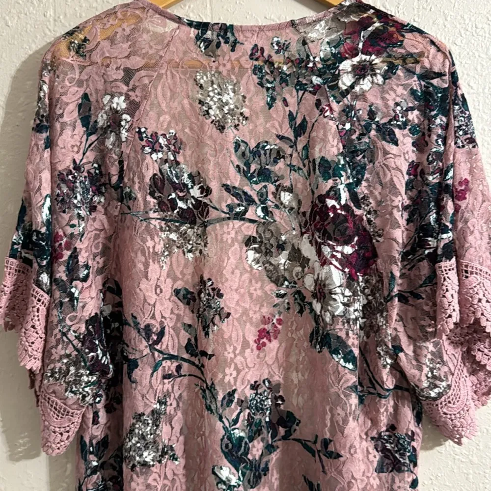 About a girl - Image 8