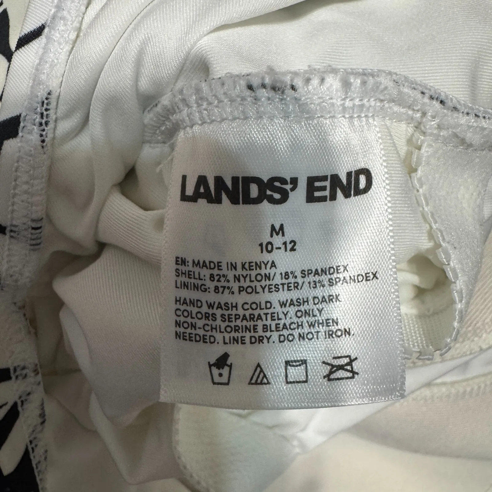 Lands' End Women's Swimsuit M One Piece Black White Floral built in bra - Image 6