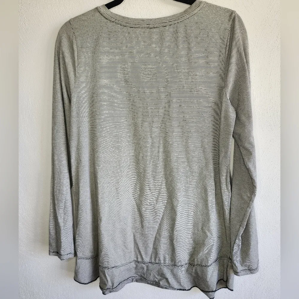 Soft surroundings stripe long sleeve top size S - Image 4