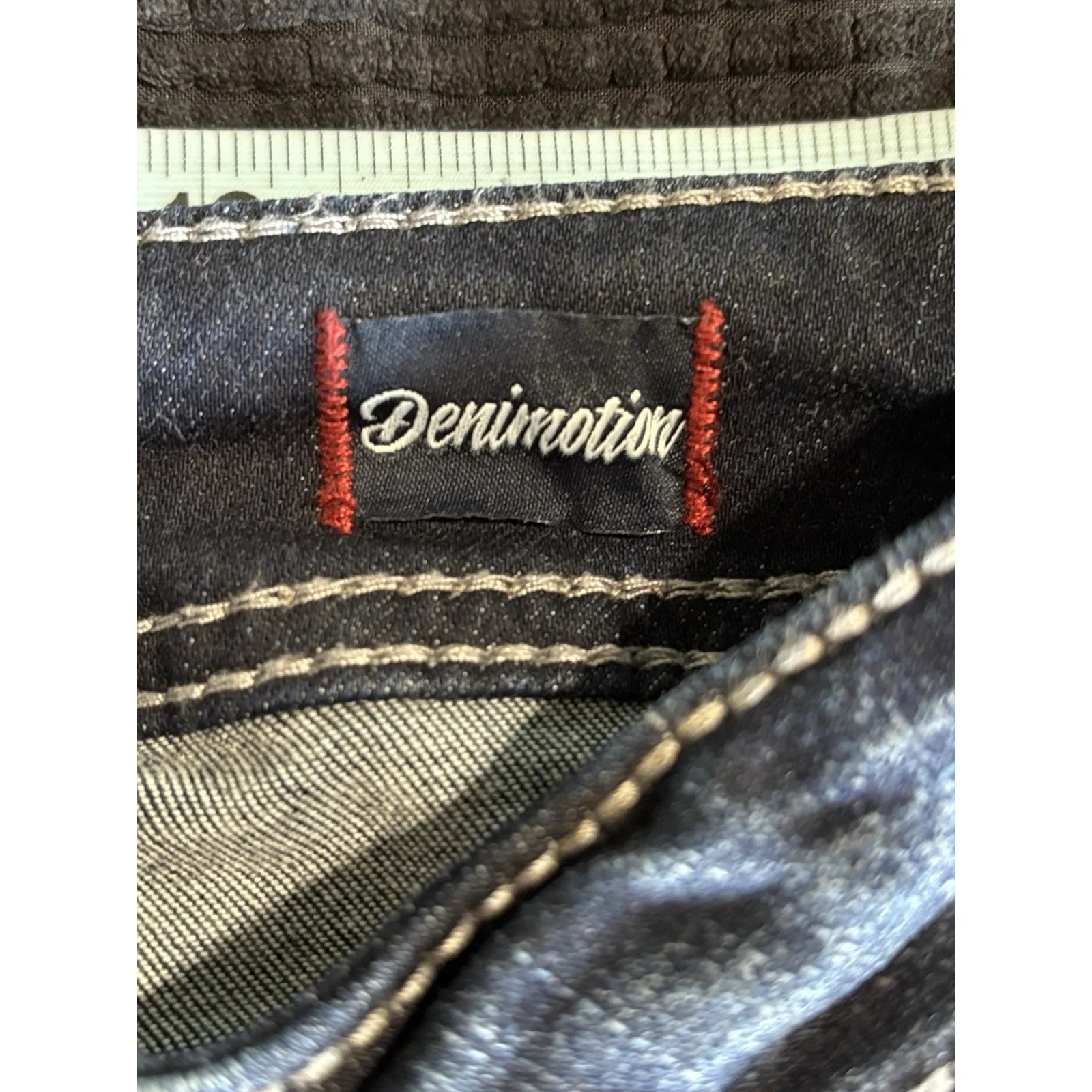 Silver Jeans Elyse Mid Rise Straight Dark Wash Stitching Size 29x32 Logo - Image 6