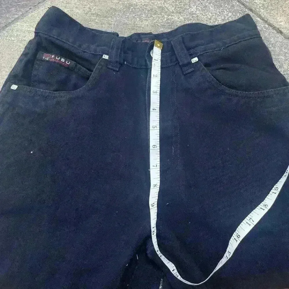 Vintage Y2K‎ Women Fubu The Collection High Rise Black Cargo Shorts Grunge Goth Size 24 - Image 4