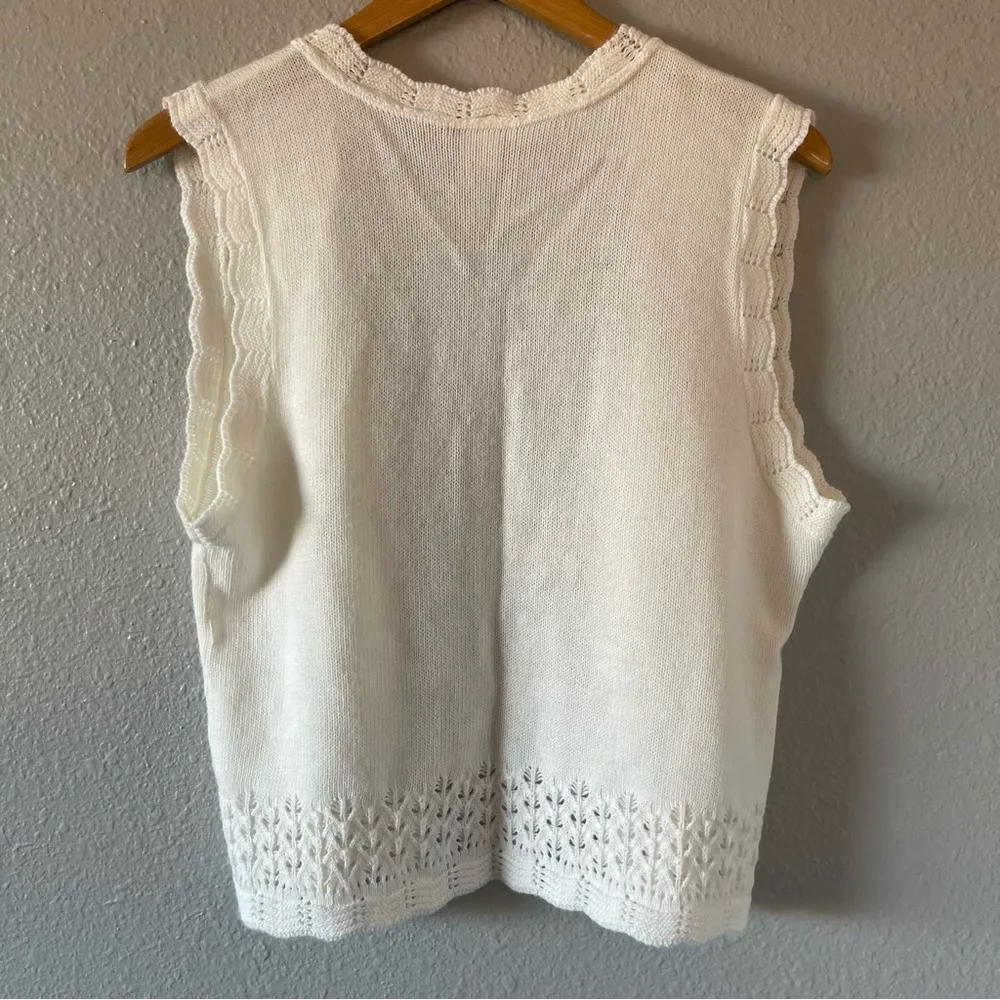 Amber Women’s White Grandma Crochet Knit Sleeveless Open Sweater Vest Size Small - Image 4