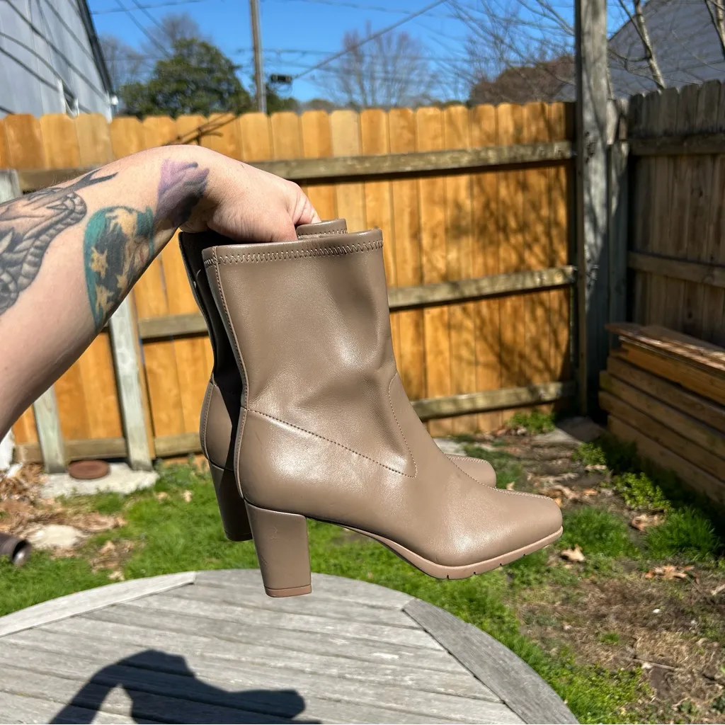 Aerosoles Women's Cinnamon Heeled‎ Tailored Booties size 6 - Image 6