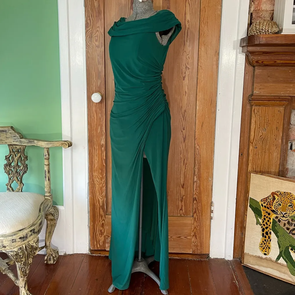 Leena for Mac Duggal Emerald Green One-Shoulder Ruched Gown with Slit Size 8 π - Image 3