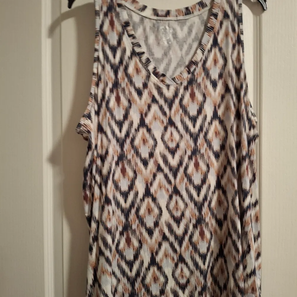 Maurices 1X Patterned Sleeveless Top - Multicolor NWOT - Image 5