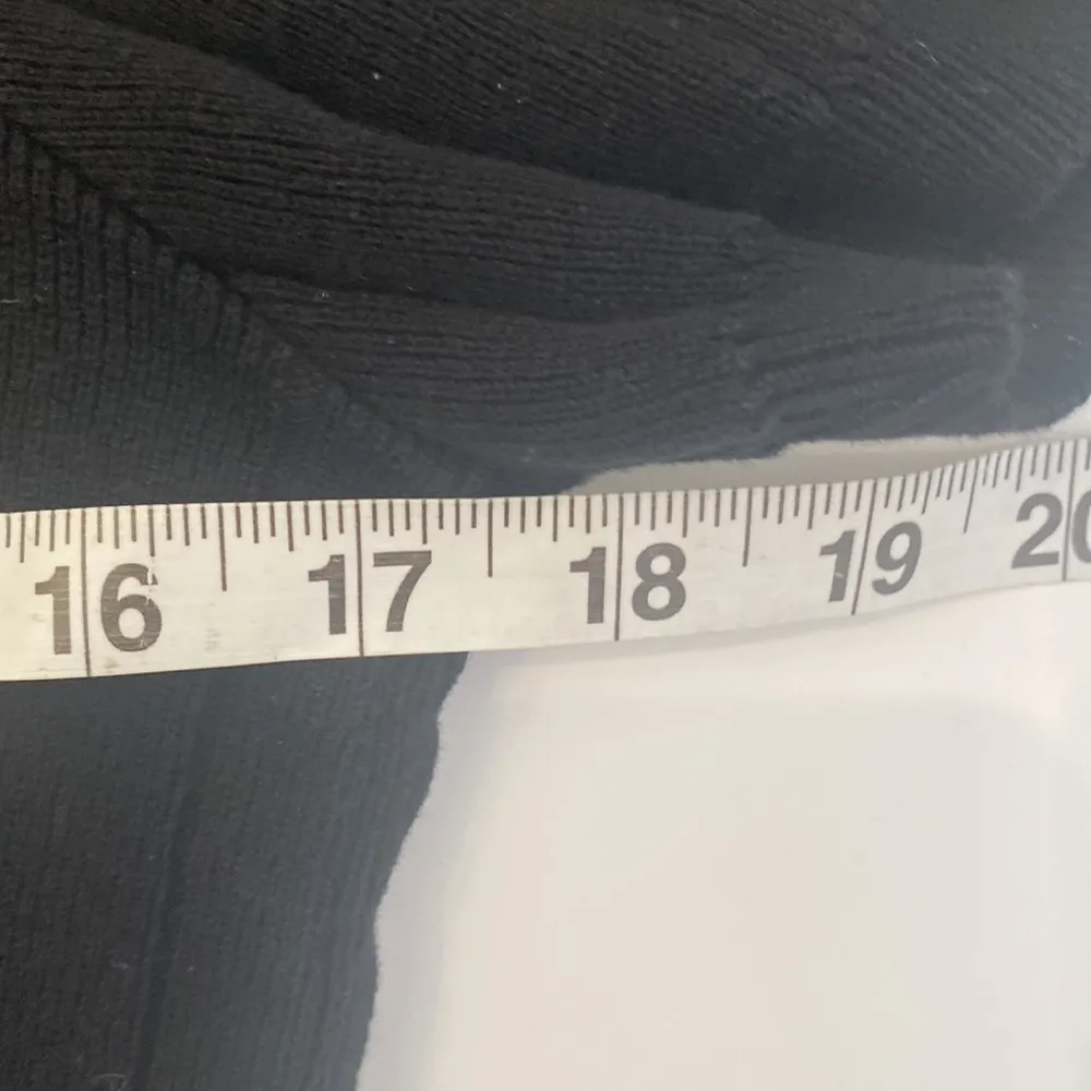 Liz Claiborne Petite Collection Short Sleeve Knit Sweater Black White EUC SP - Image 6