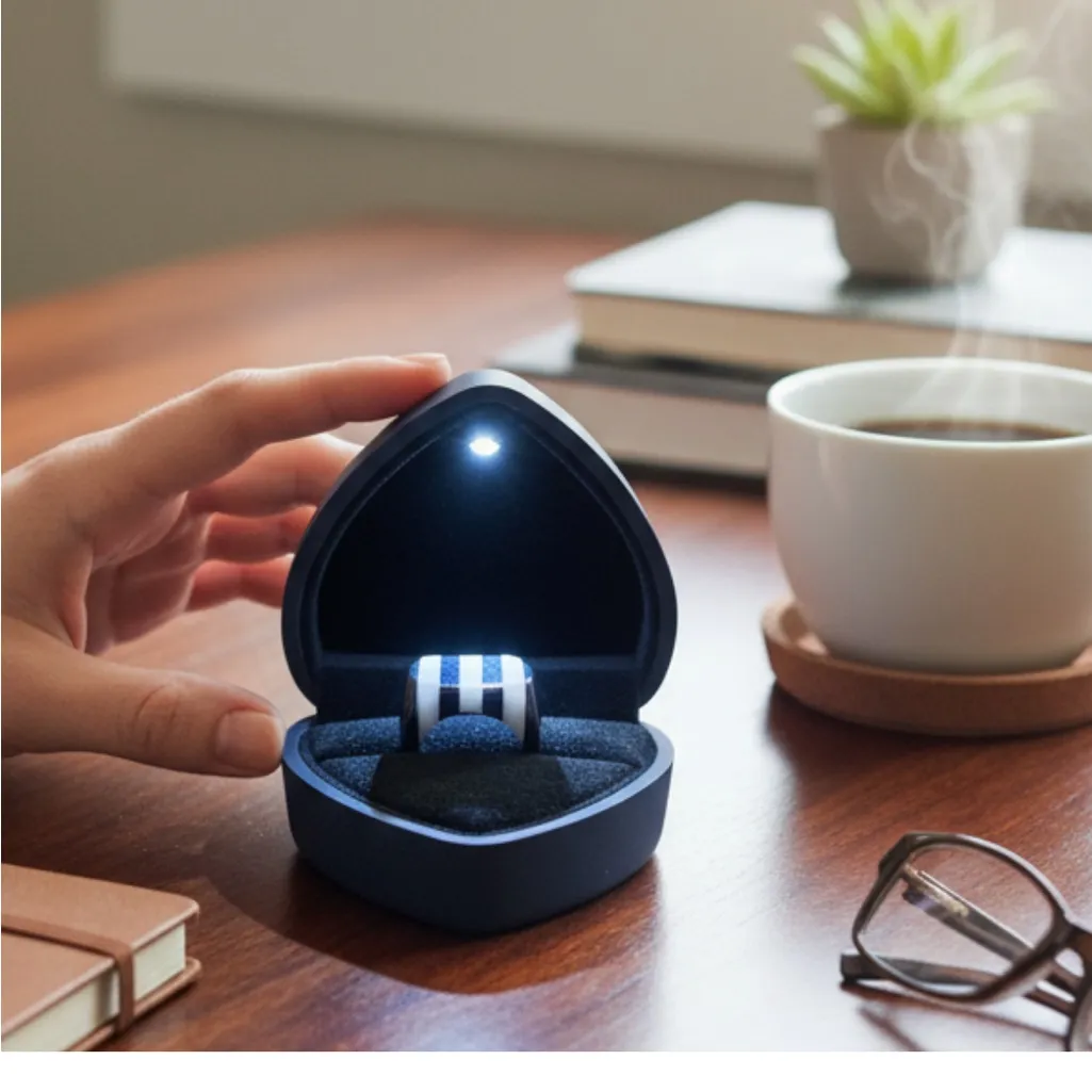 Vintage black and white striped lucite ring!! - Image 2