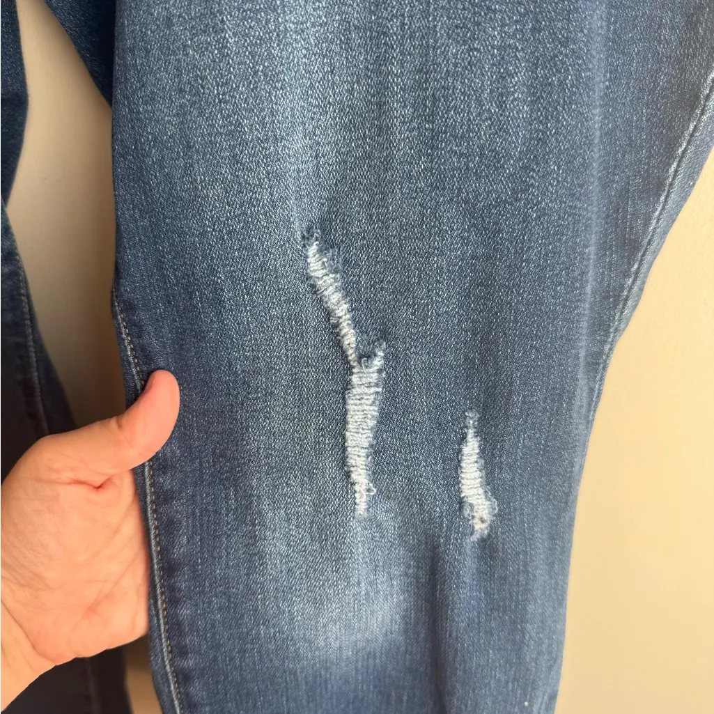 Women’s Ava & Viv 22W Distressed Jeans - Image 2