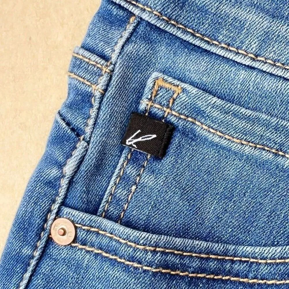 Kancan womens short blue denim high rise jean casual classic size L. Size L - Image 13