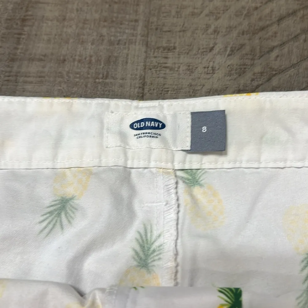 Old Navy Pineapple print chino shorts - Image 2
