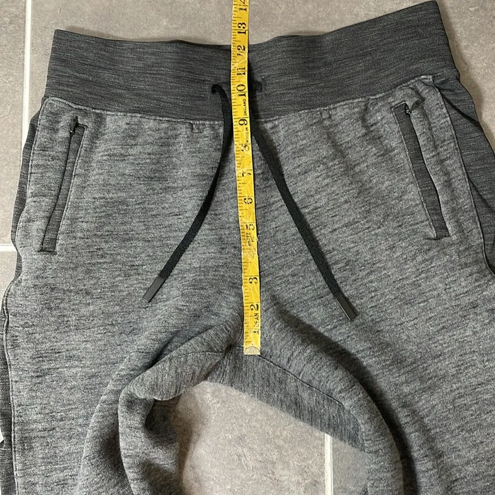 Lululemon Get Going Jogger 28.5" size 8
Heathered Core Dark Grey/Heathered Black - Image 5