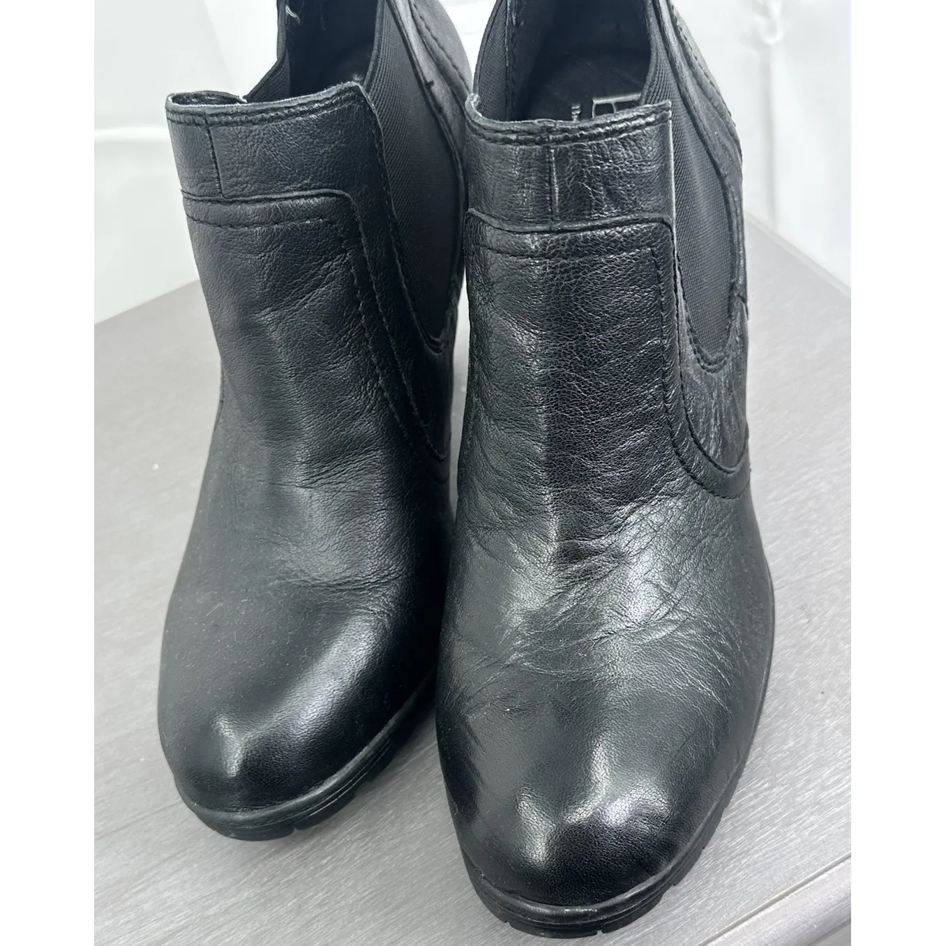 BOC Born High Heel‎ Ankle Boots Womens 8 Black Leather Lug Sole Chelsea Bootie - Image 5
