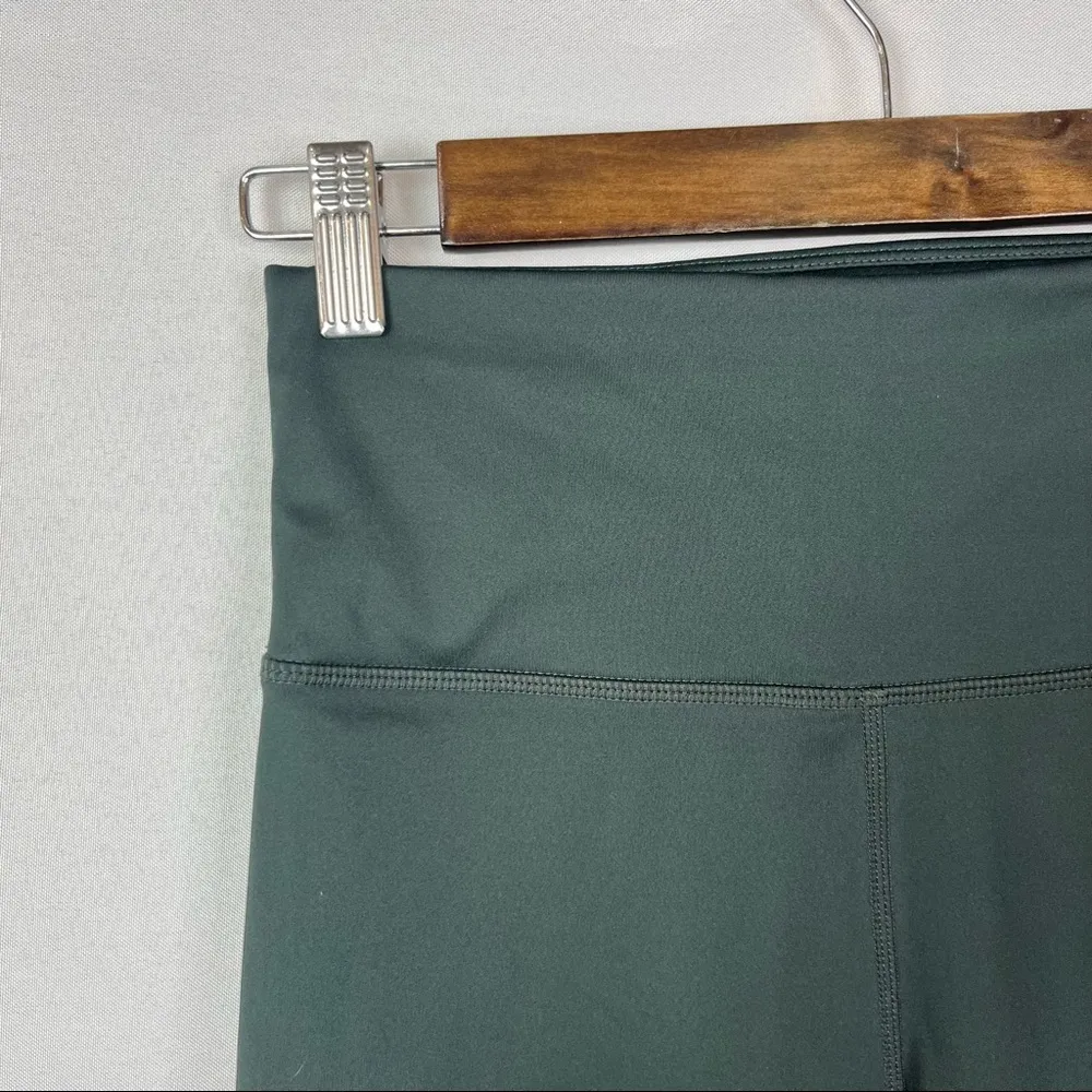 Fabletics  Pine Green Mid Rise Athletic Crop Leggings S - Image 24