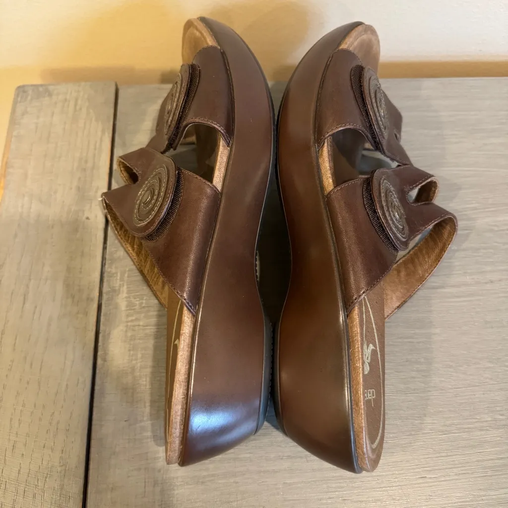 Dansko Donna Coffee Swirl Sandal Wedge Heel Platform Slide Open Toe Leather 40/9 Brown - Image 4