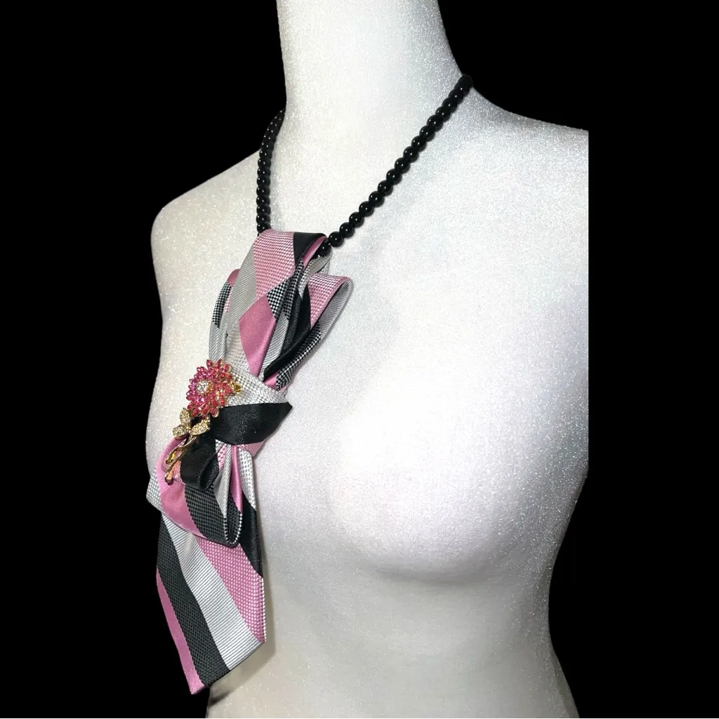 Elegant Pink and Black necktie Necklace with Brooch. New - Image 3