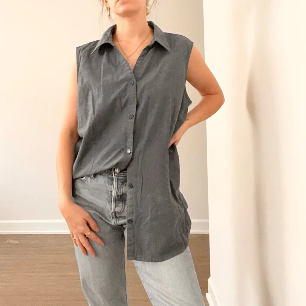 Basic Editions Blue Sleeveless Button - Image 2