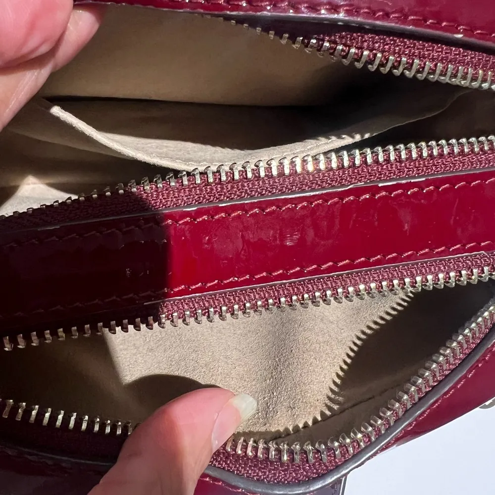 Tory Burch Perry Bombe Red Crossbody Bag with Embossed Emblem - Image 7