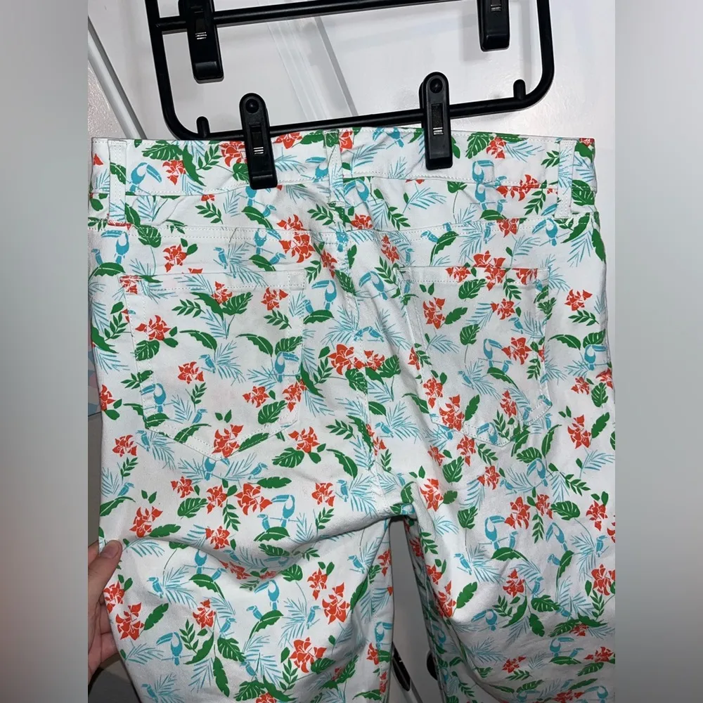 Charter Club Women's Petite Printed Bristol Capri Jeans White Tropical Toucan - Image 6