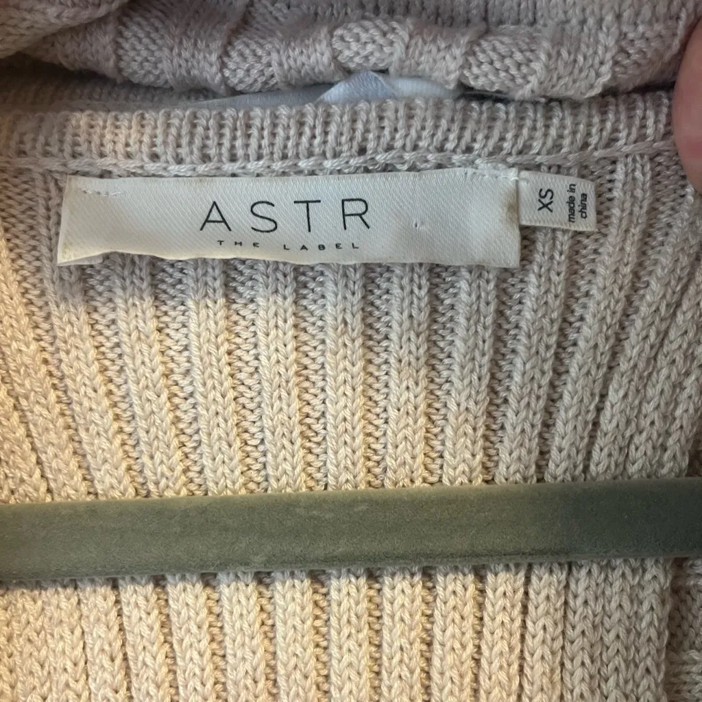 Astr Beige Ribbed Turtleneck Sweater with Cutout - Image 7