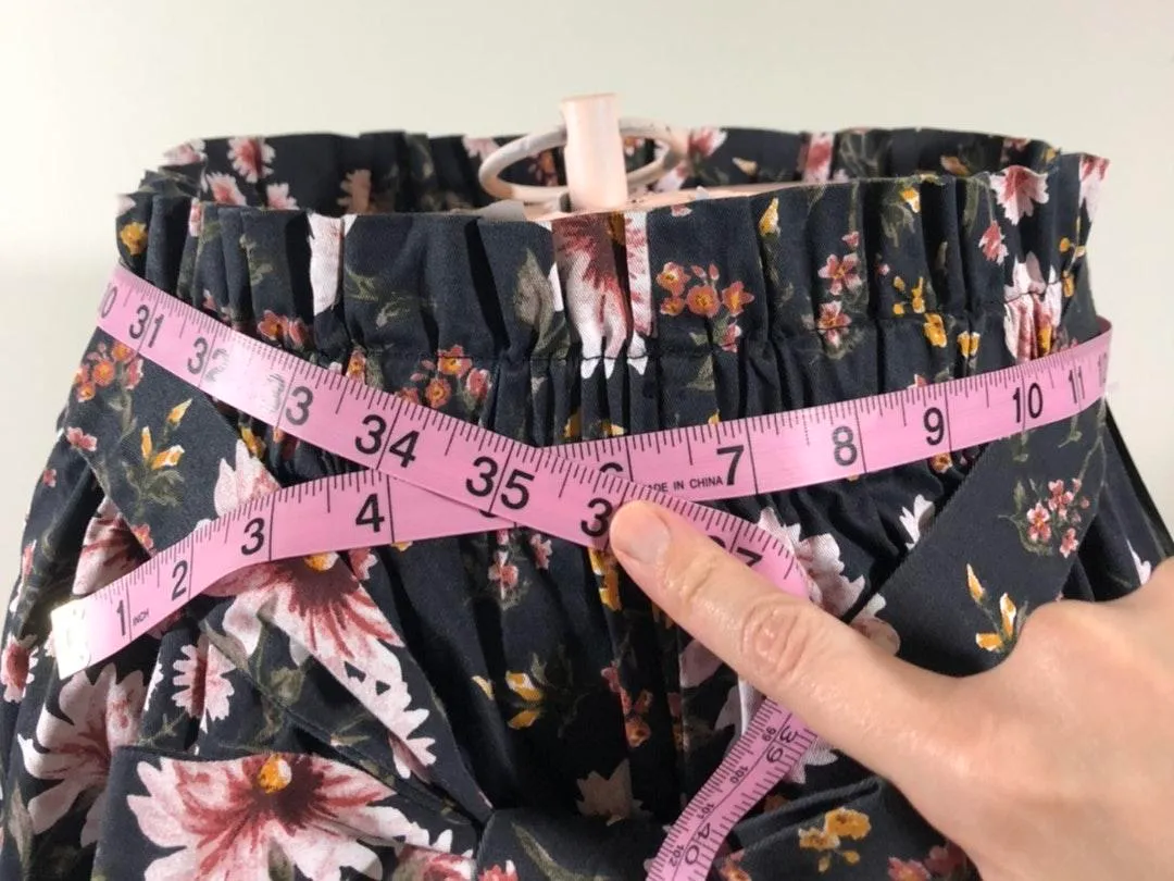 NWT Gray Pink Floral Paperbag Fit Flare Shorts New - Image 8