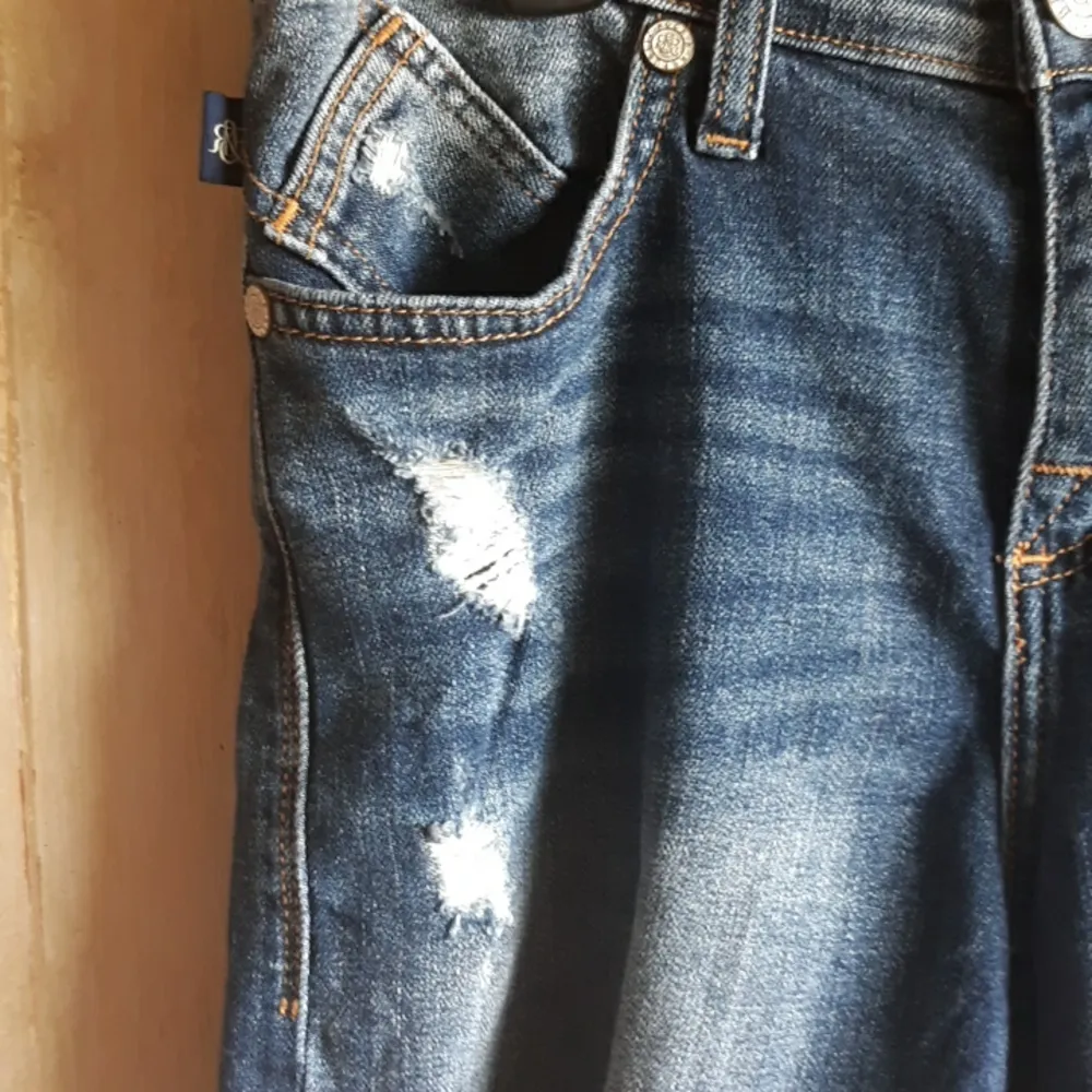 Rock & Republic Bumpershoot distressed frayed hem jean shorts - Image 2