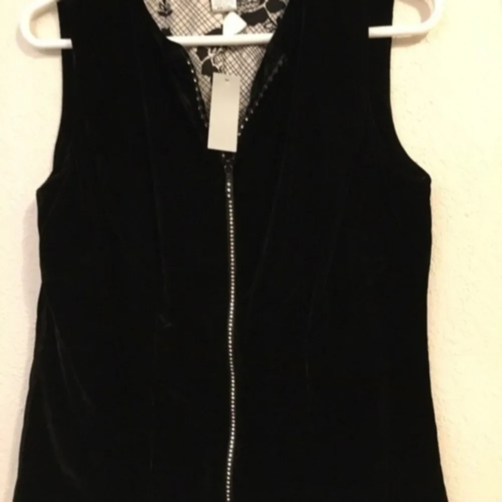 WD NY  ladies blouse sleeveless size Medium - Image 7