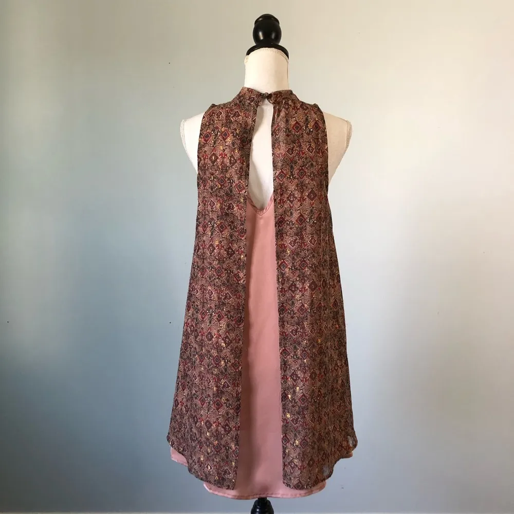 EN CREME | Printed Tiered Open Back Shift Dress - Image 38