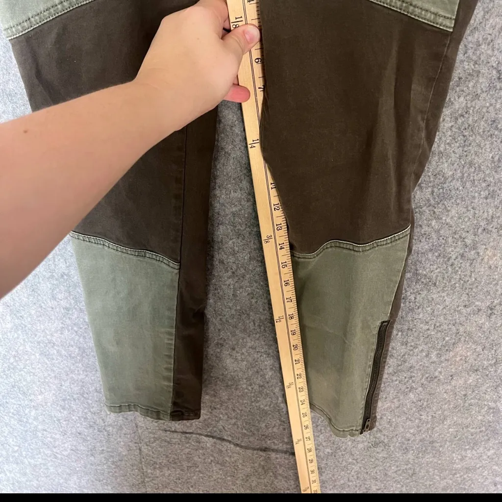 BDG Woman 29 Moto Ankle Zip Skinny‎ Urban Outfitters olive green patchwork Pants - Image 7