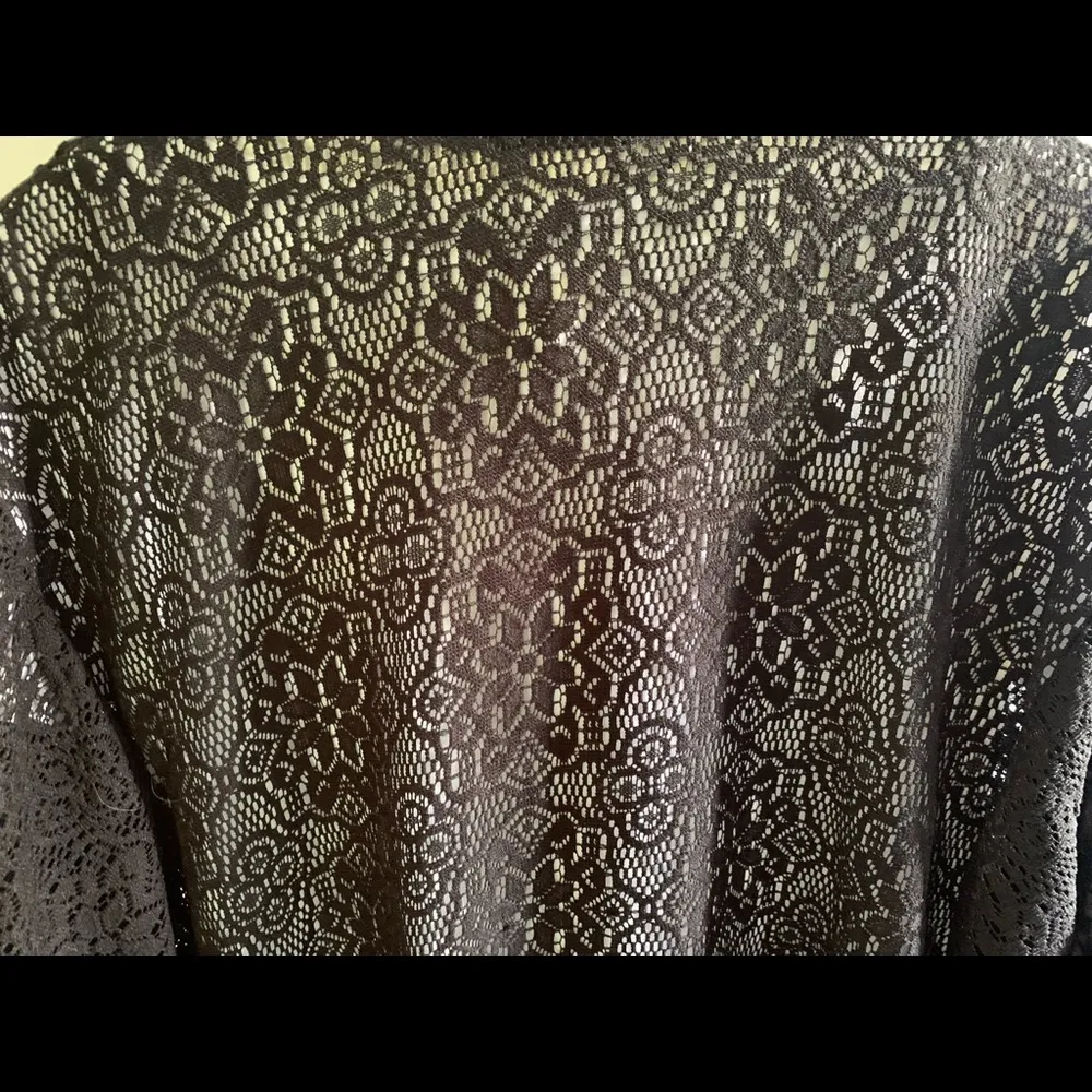 Hollister Black Kimono/Duster - Image 5