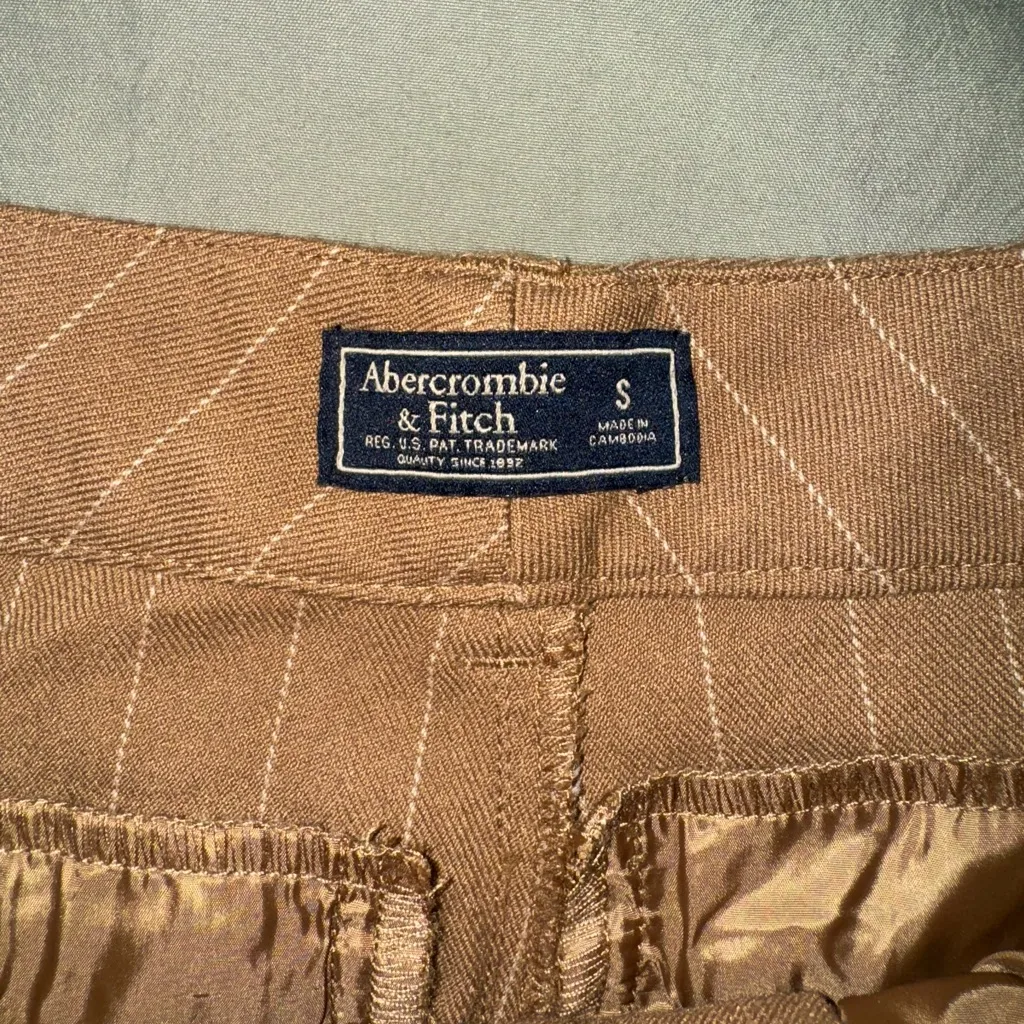 Abercrombie & Fitch Pants Women's Medium
Brown Striped Slack Cropped Relaxed - Image 3