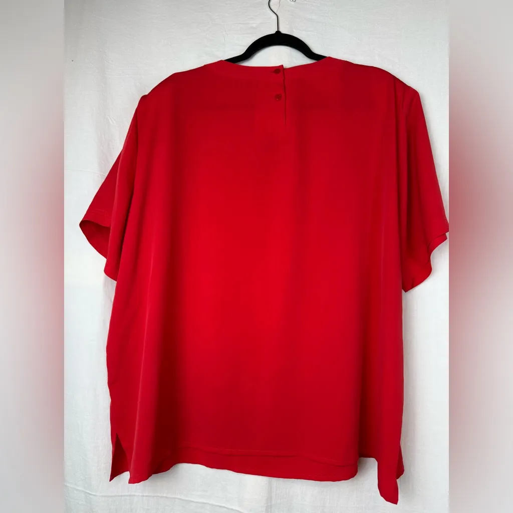 Vibrant Red Short Sleeve Women's Top Size 26W - Image 4