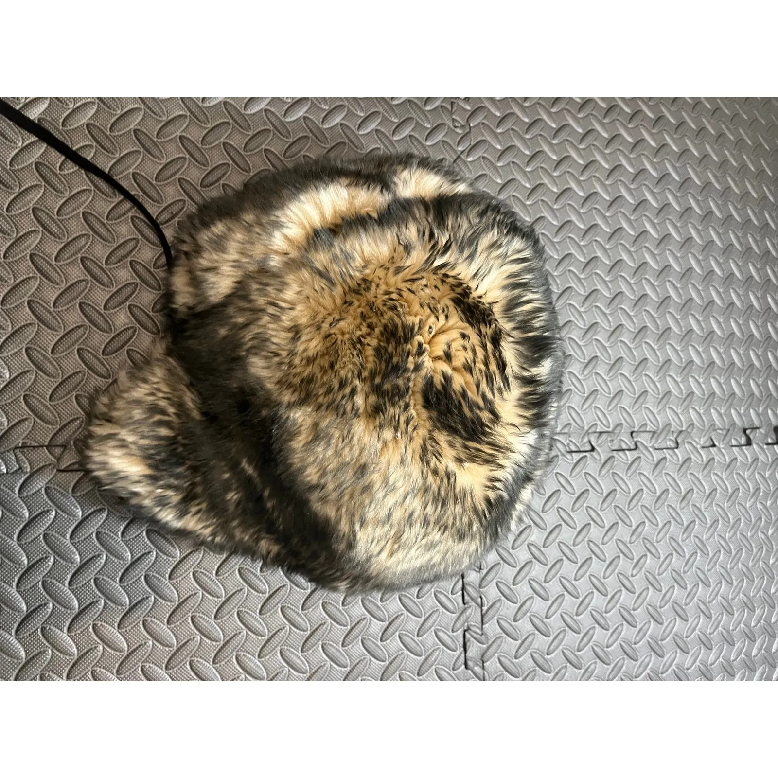 Club Monaco 100% Lamb Fur Trapper Hat Winter Insulated One Size Designer - Image 7