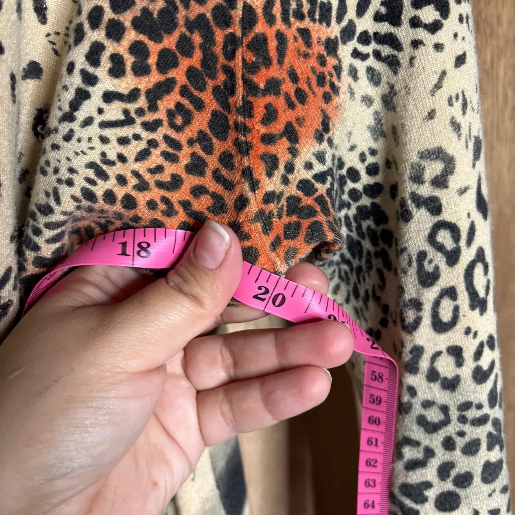 Vertigo Paris women’s Animal Print Sweater with floral Accents size XL - Image 7