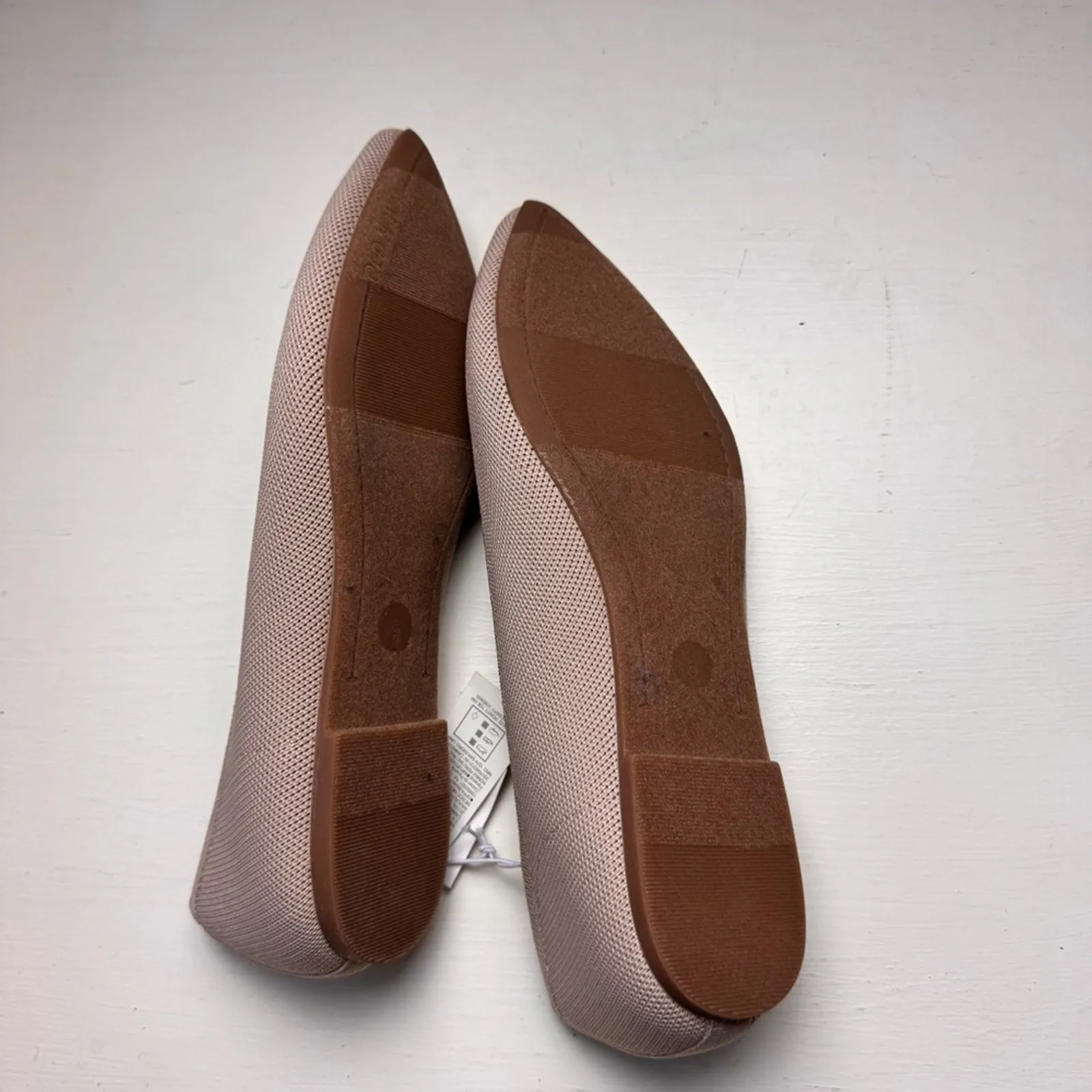Old Navy Women's Tan Flats - Image 8