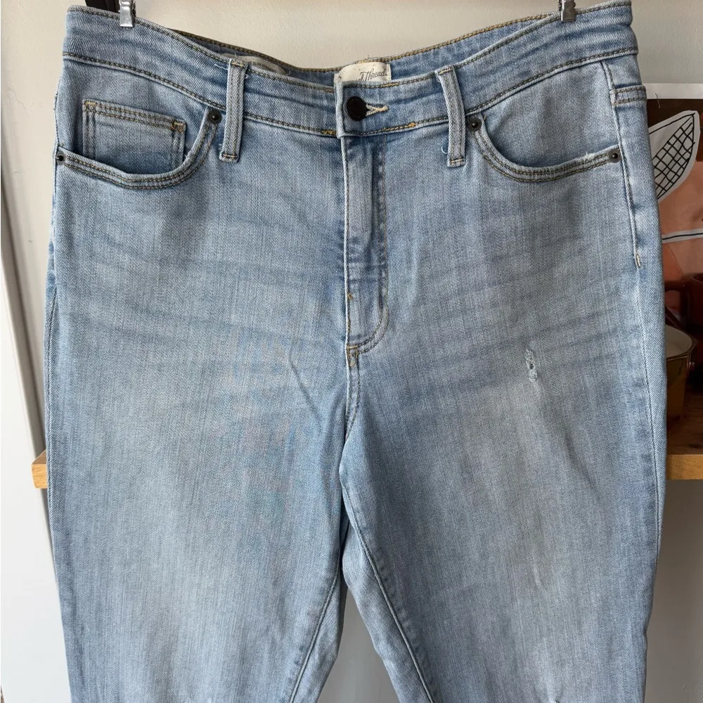 Universal Thread High Rise Slim Straight Distressed Light Wash Blue Jeans Sz 10 - Image 6