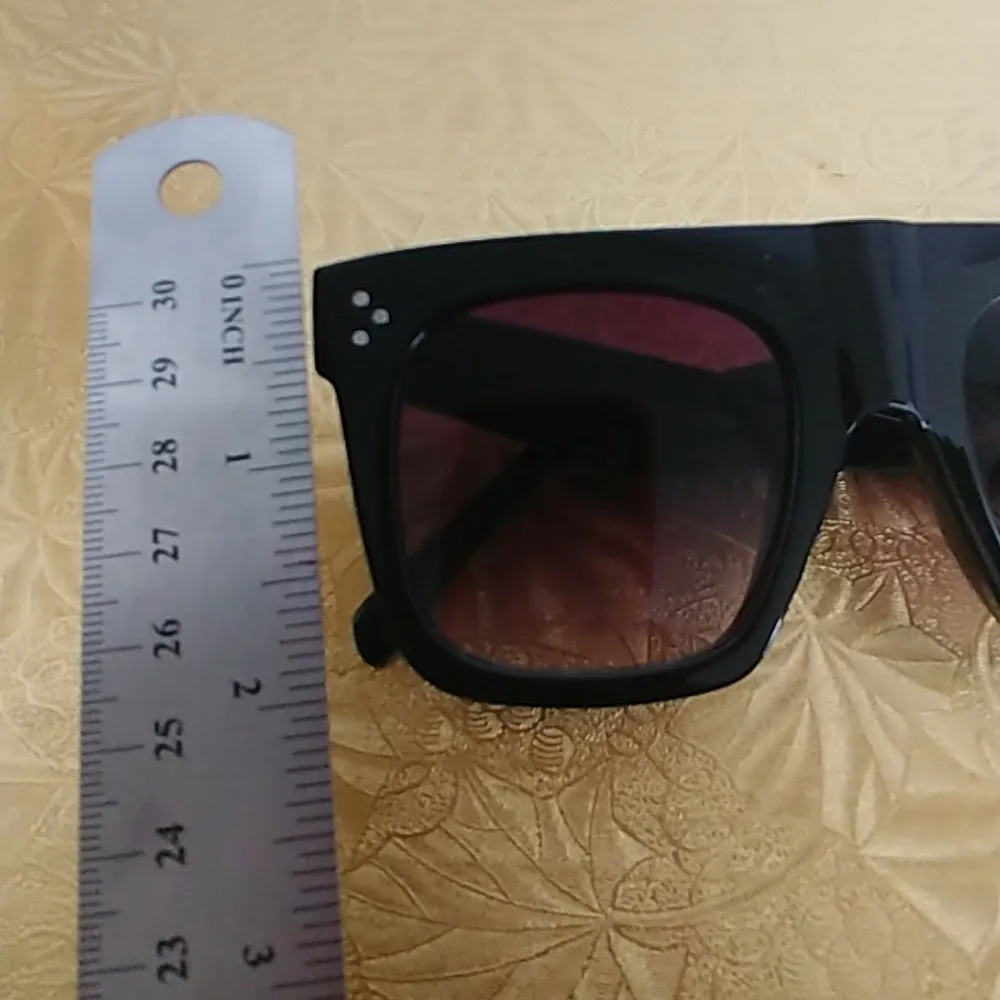 Trendy Oversize Flat Top Black Sunglasses - Image 6