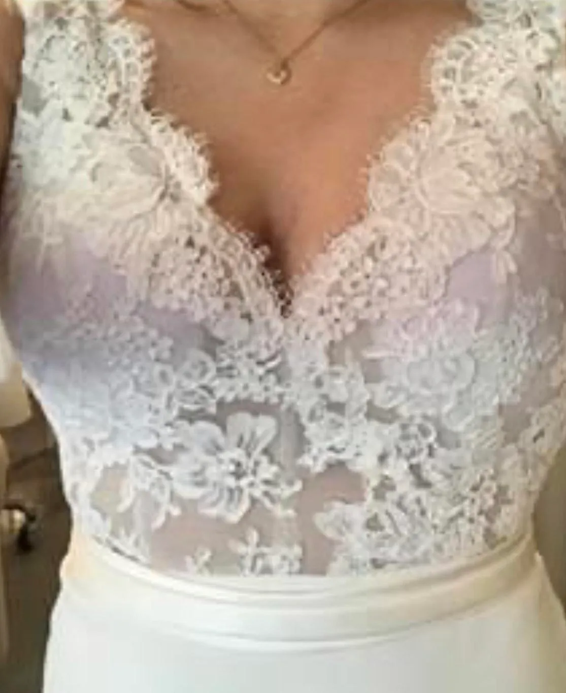 Wedding Gown White Size 2 - Image 5