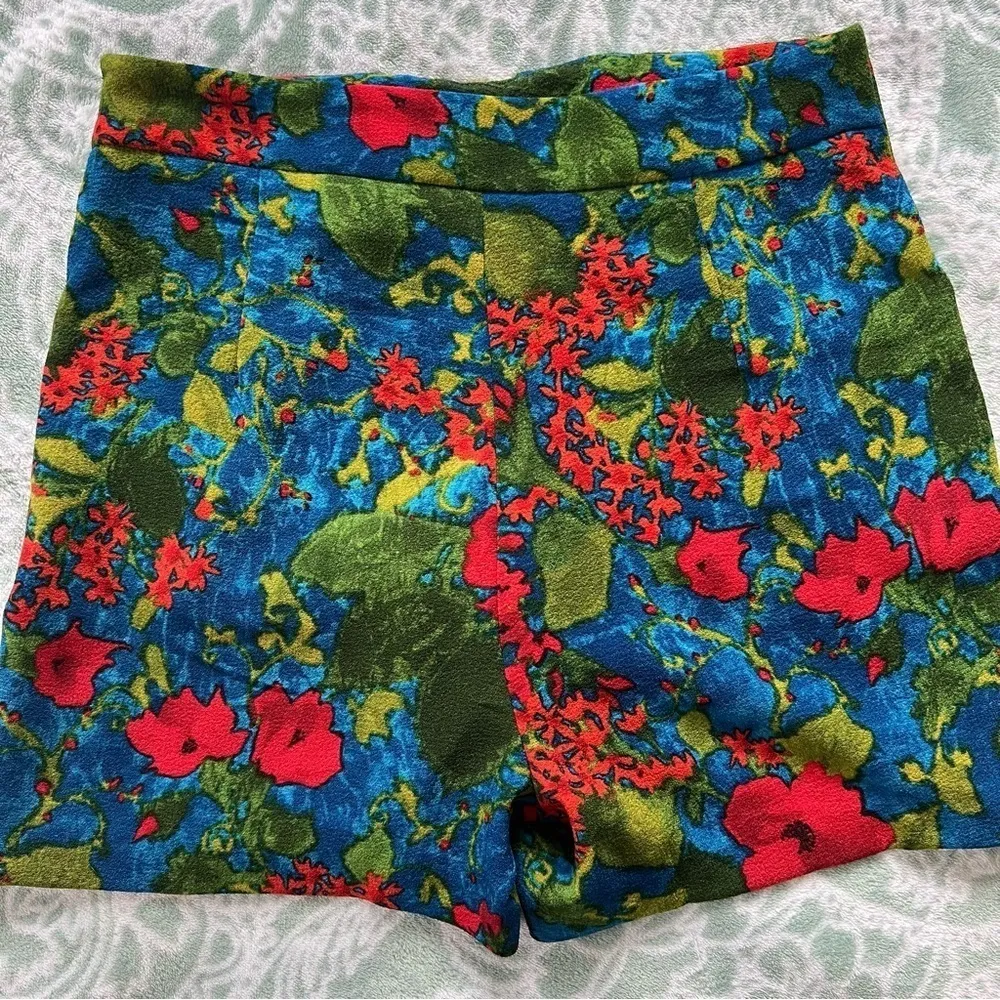 jacquard high waist floral zipper pocket shorts xs - Image 15