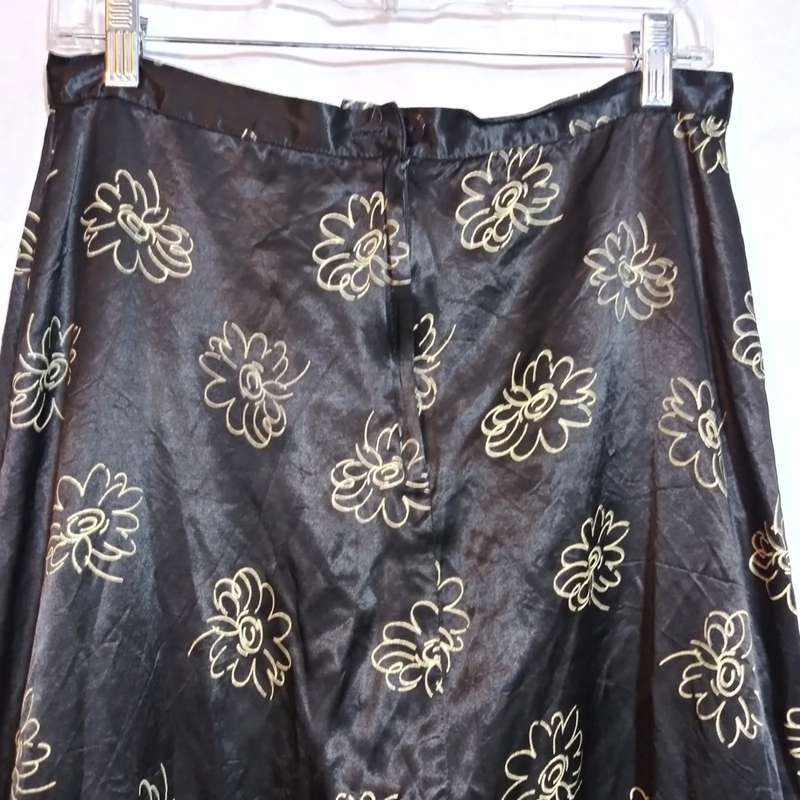 Exact Change Vintage Satin Black Floral Skirt Midi Size 13 - Image 3