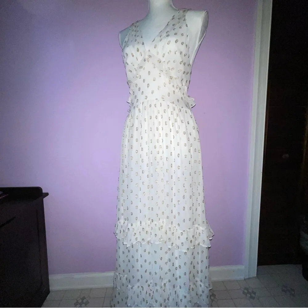NEW En Creme Maxi Dress M Boho Metallic Polka Dot Cutout Ruffle Tiered - Image 2