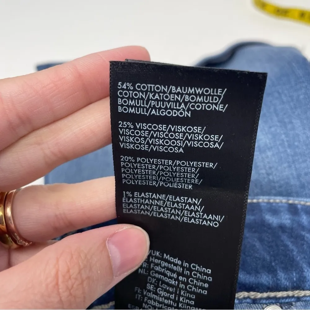 Liverpool Chloe Pull On Bixby Bermuda Eco Jean Shorts Medium Wash Size 10/30 - Image 6