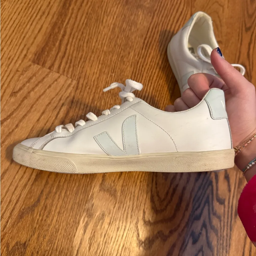 Veja Women's White and Light Green Sneakers - Image 5