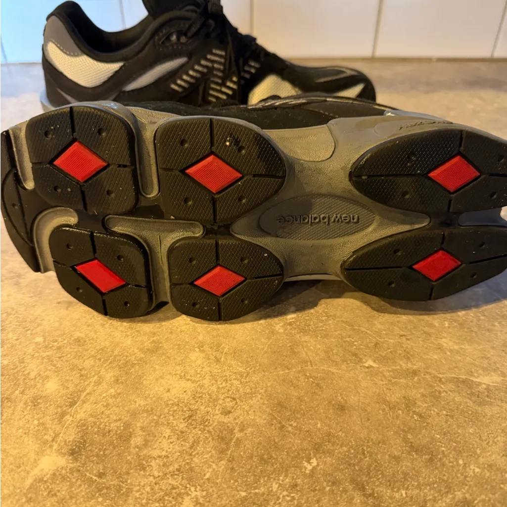 New Balance Black and Gray Athletic Shoes 9060 - Image 8