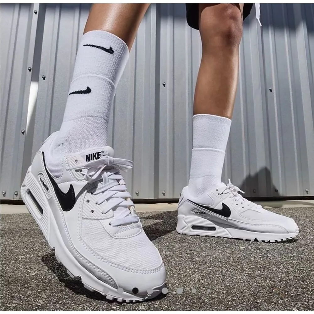 Nike Air max white black lace up shoes sneakers women’s 7 - Image 10