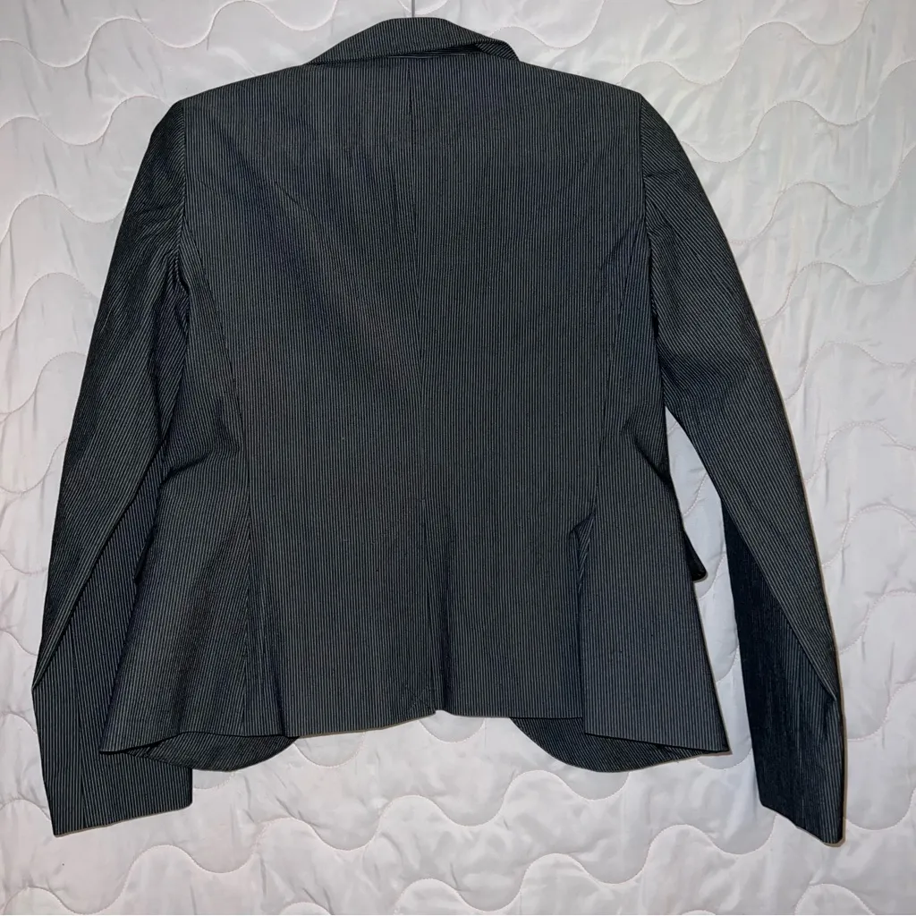Blazer Size 6 - Image 2