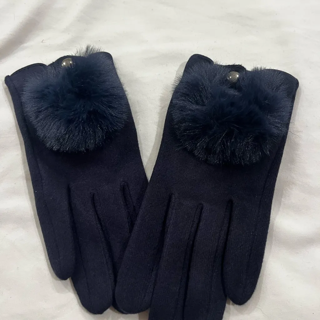 Elegant Black Fur - Image 5